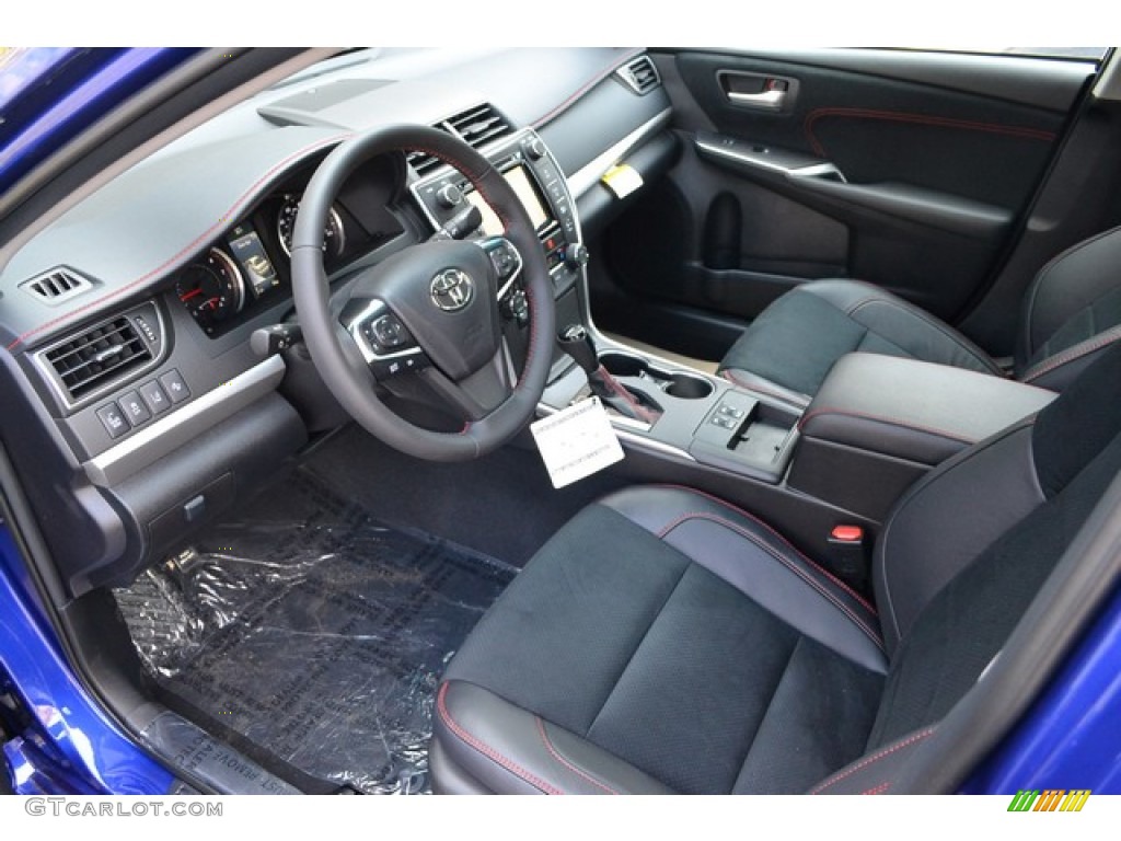 Black Interior 2016 Toyota Camry XSE Photo #106501318