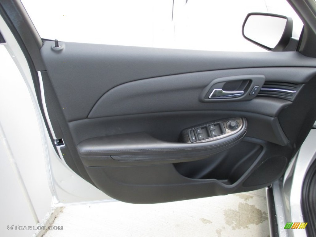 2016 Chevrolet Malibu Limited LT Door Panel Photos
