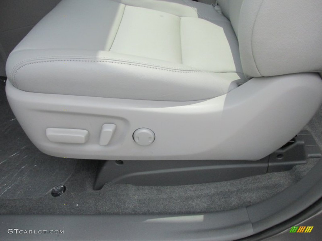 2015 Sienna XLE - Predawn Gray Mica / Ash photo #22