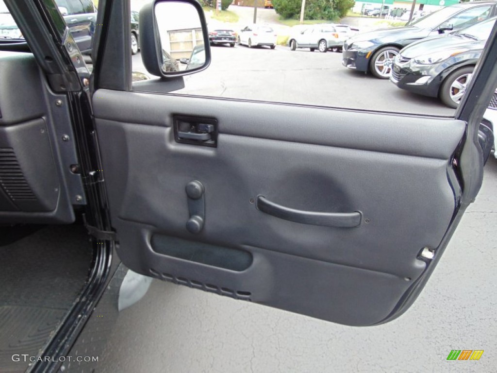 2005 Jeep Wrangler Unlimited 4x4 Door Panel Photos