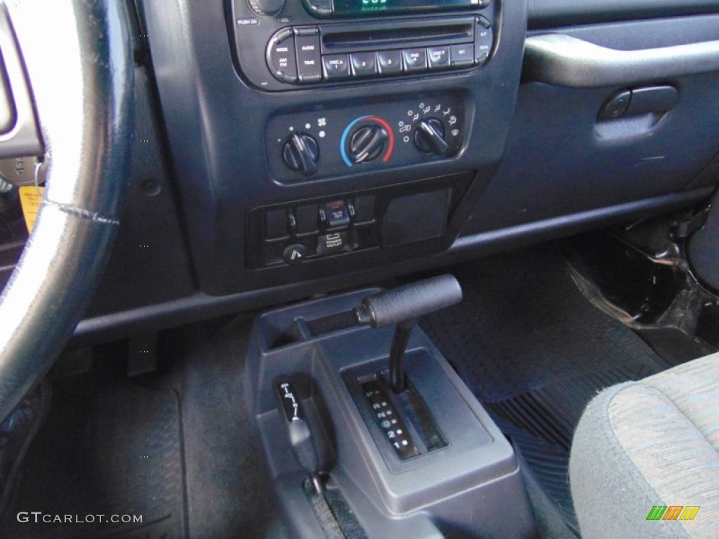 2005 Jeep Wrangler Unlimited 4x4 Controls Photo #106517974