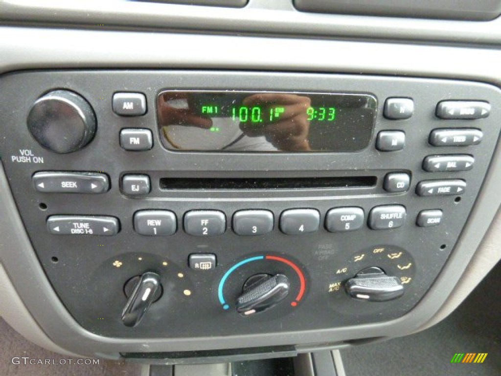 2005 Taurus SE - Light Tundra Metallic / Medium/Dark Flint photo #3