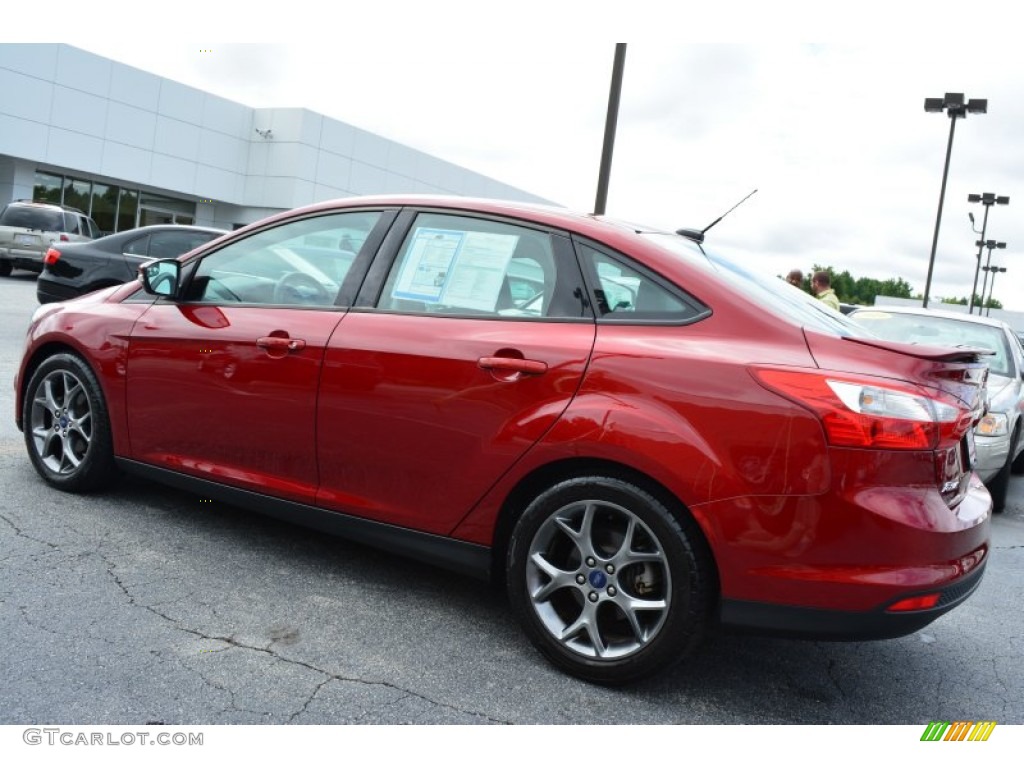 2014 Focus SE Sedan - Ruby Red / Charcoal Black photo #5