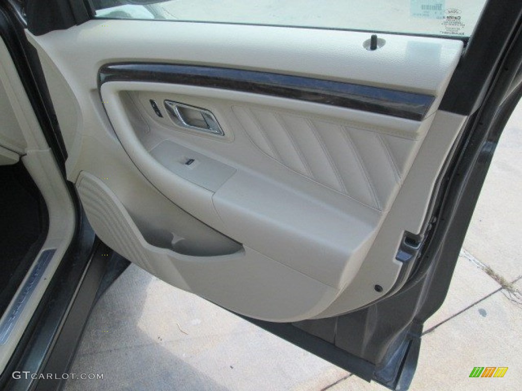 2015 Taurus Limited - Ingot Silver Metallic / Dune photo #3