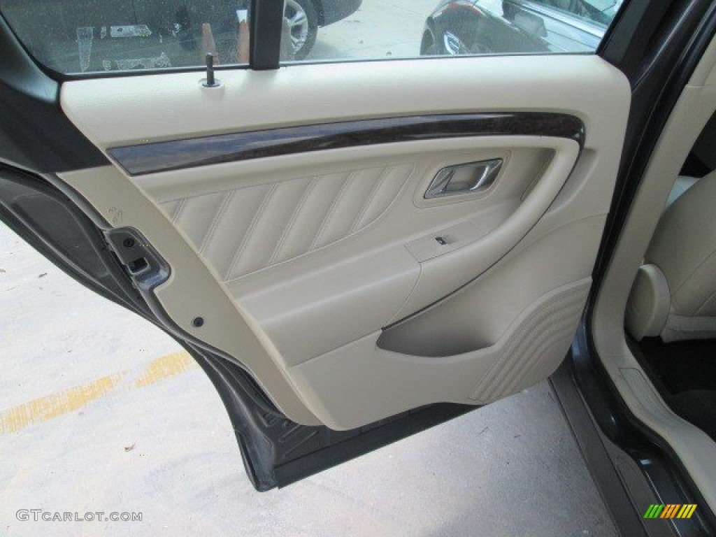 2015 Taurus Limited - Ingot Silver Metallic / Dune photo #12