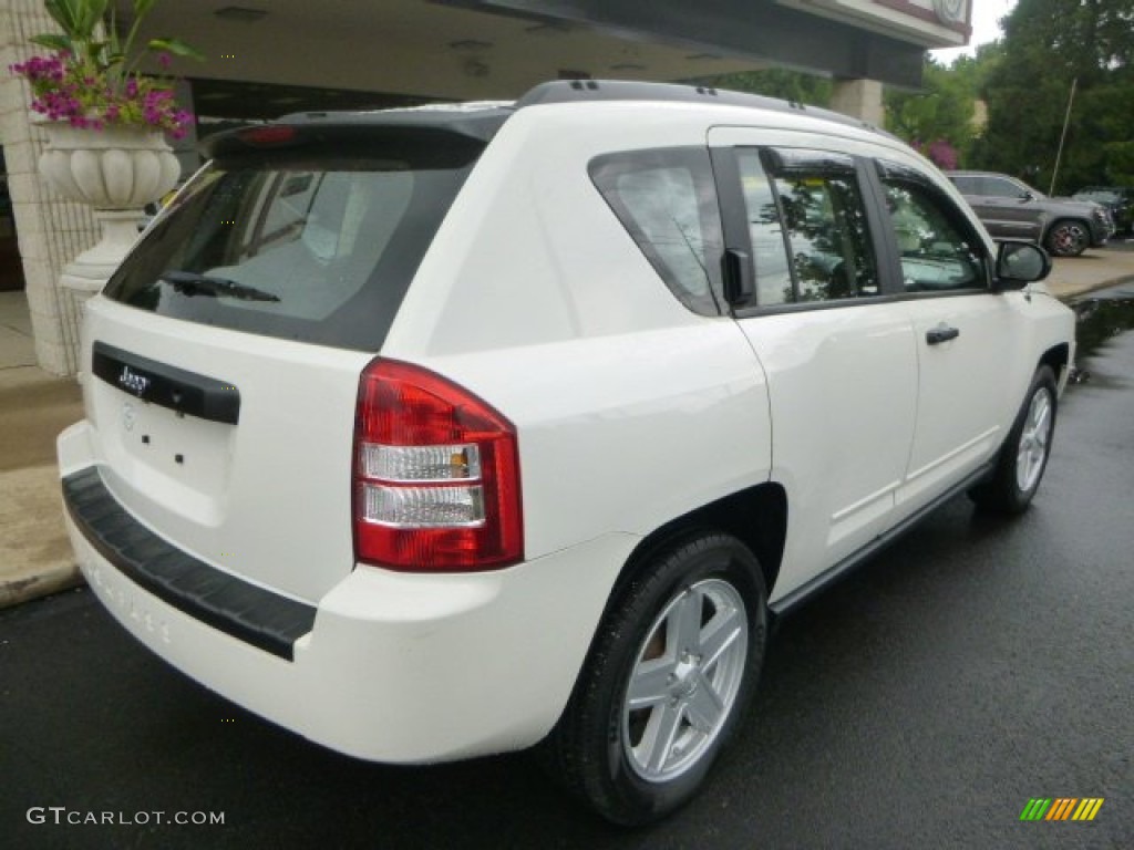 2010 Compass Sport - Stone White / Dark Slate Gray/Light Pebble Beige photo #12