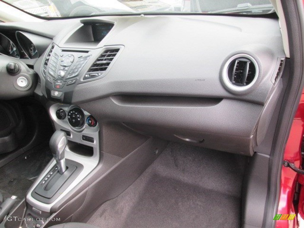 2016 Ford Fiesta SE Sedan Charcoal Black Dashboard Photo #106533235