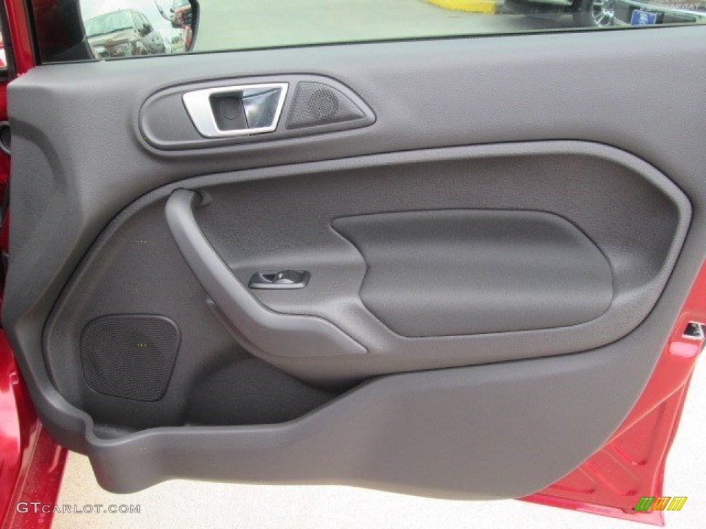 2016 Ford Fiesta SE Sedan Charcoal Black Door Panel Photo #106533241