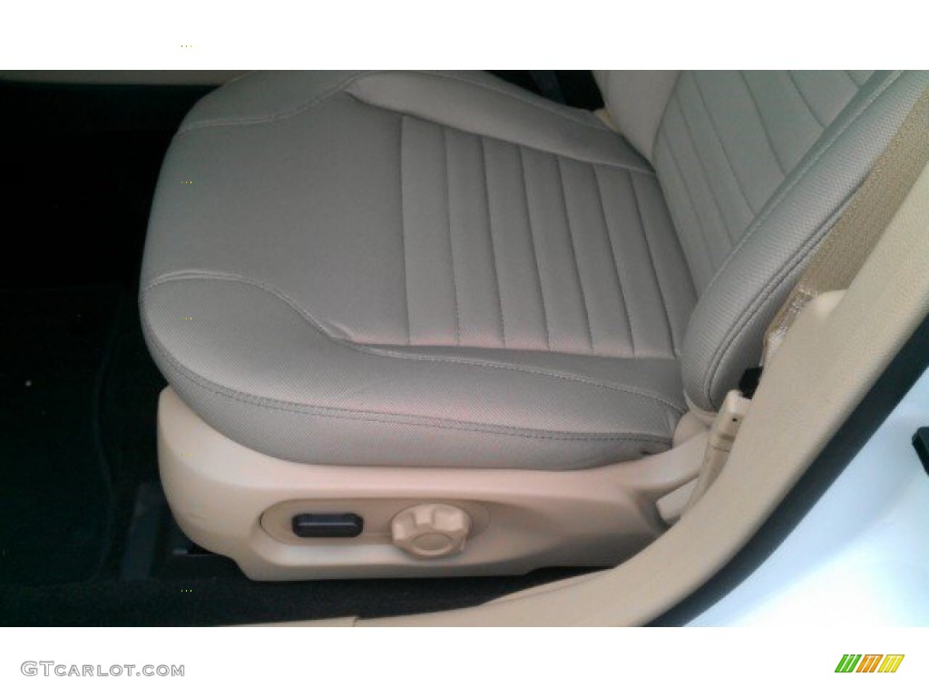 2015 Taurus SE - Oxford White / Dune photo #7