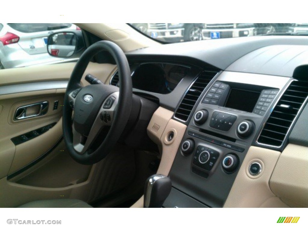 2015 Taurus SE - Oxford White / Dune photo #12