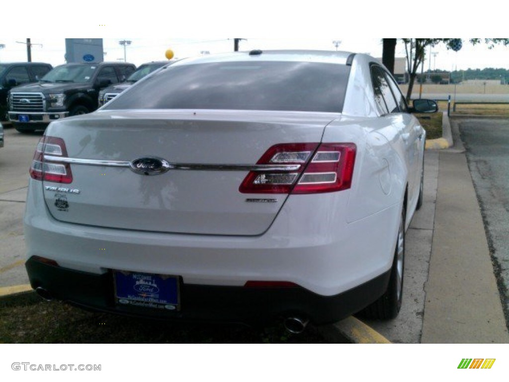 2015 Taurus SE - Oxford White / Dune photo #27