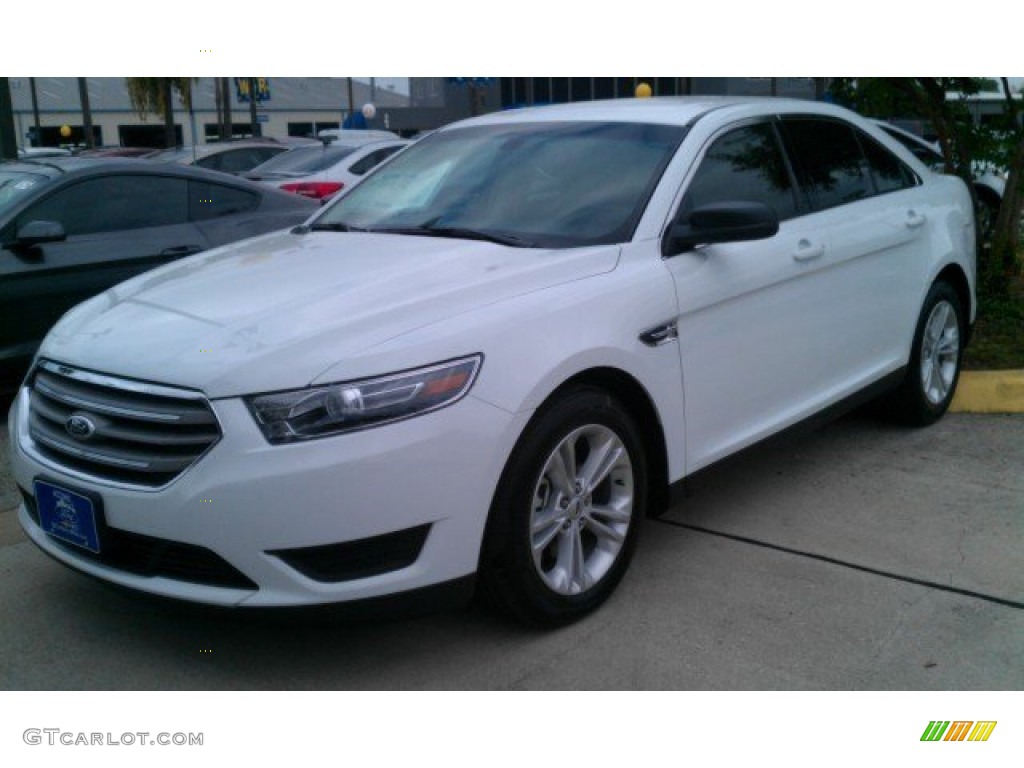 2015 Taurus SE - Oxford White / Dune photo #34