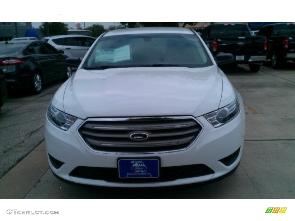 2015 Taurus SE - Oxford White / Dune photo #35