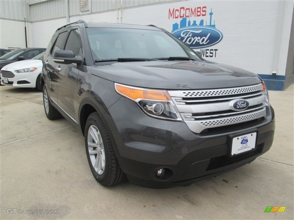 Magnetic Ford Explorer