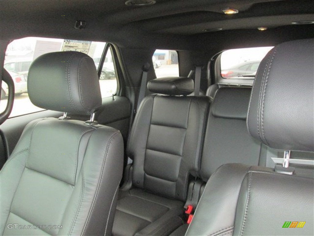 2015 Explorer XLT - Magnetic / Charcoal Black photo #44