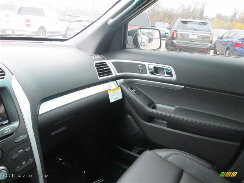 2015 Explorer XLT - Magnetic / Charcoal Black photo #56