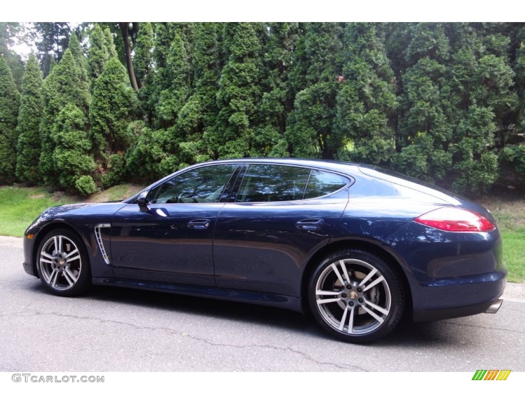 2011 Panamera 4 - Dark Blue Metallic / Black photo #4