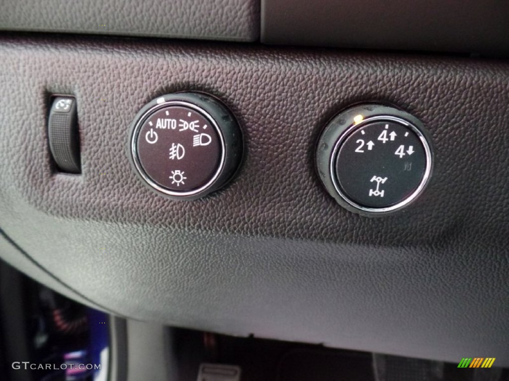 2016 Chevrolet Colorado Z71 Crew Cab 4x4 Controls Photo #106536208
