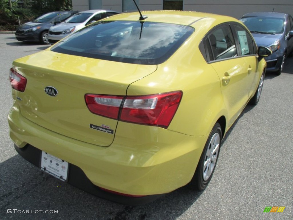 2016 Rio LX Sedan - Digital Yellow / Black photo #3