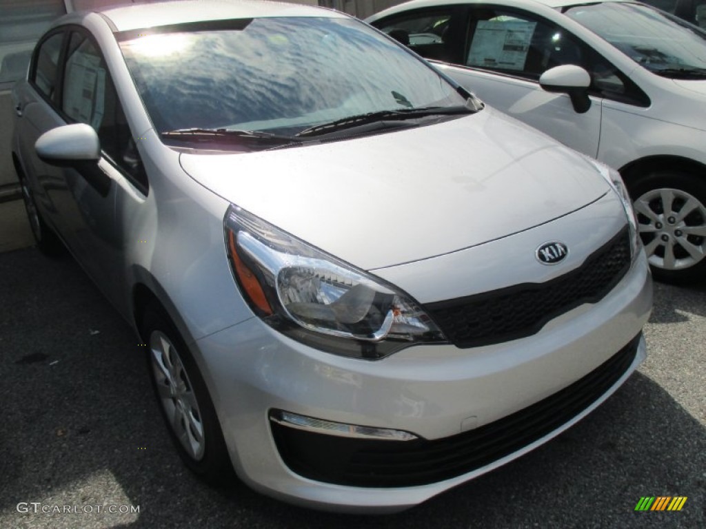 2016 Rio LX Sedan - Bright Silver / Black photo #4