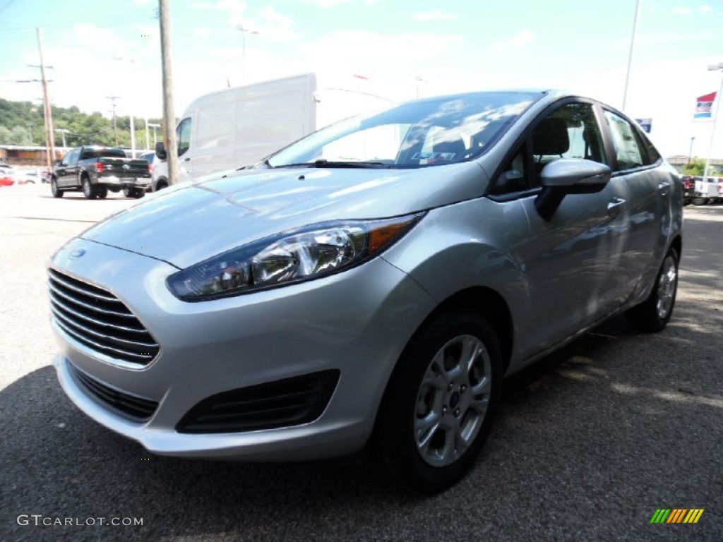 Ingot Silver Metallic 2016 Ford Fiesta SE Sedan Exterior Photo #106547893