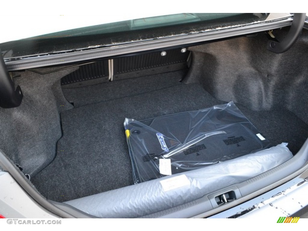 2016 Toyota Camry SE Trunk Photo #106552324