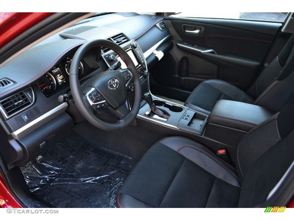 Black Interior 2016 Toyota Camry XSE Photo #106552438