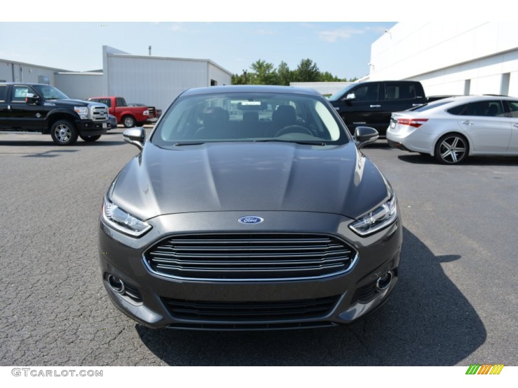 2016 Fusion SE - Magnetic Metallic / Charcoal Black photo #4