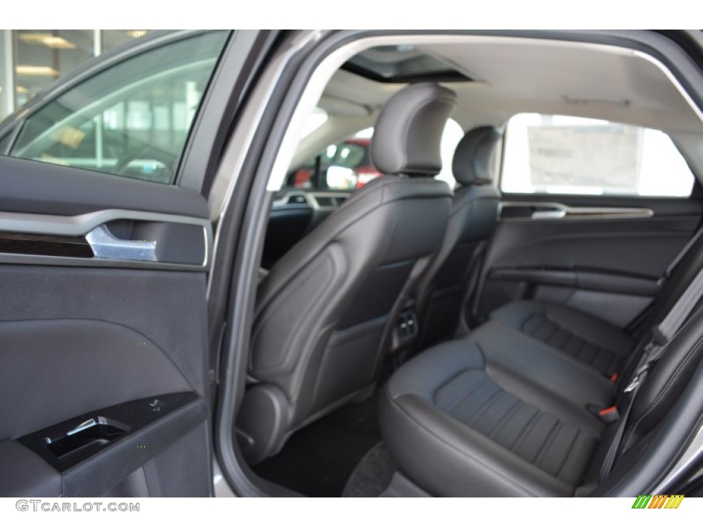 2016 Fusion SE - Magnetic Metallic / Charcoal Black photo #10