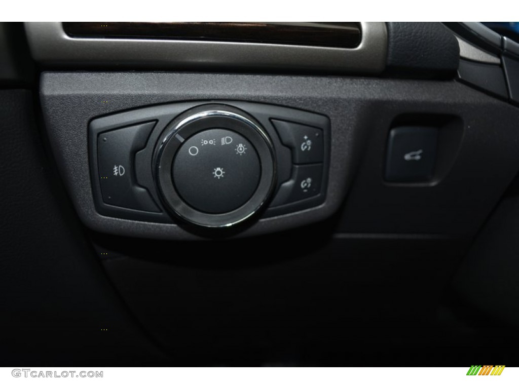 2016 Fusion SE - Magnetic Metallic / Charcoal Black photo #21