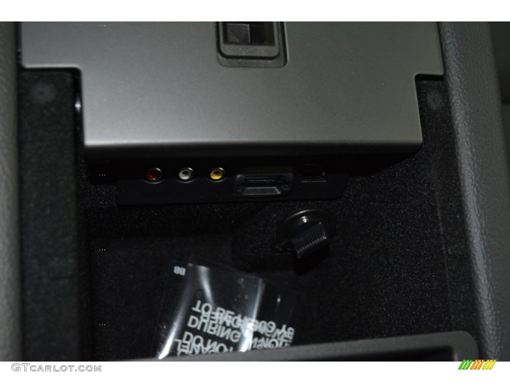 2015 Taurus SEL - Magnetic Metallic / Charcoal Black photo #16