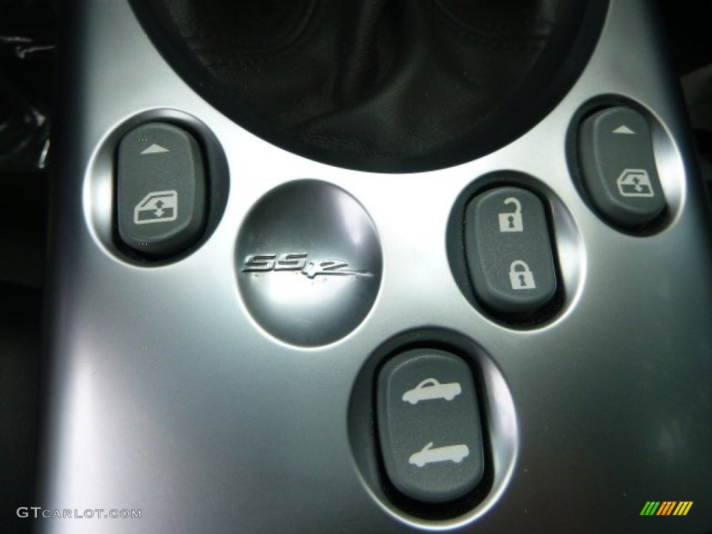 2005 Chevrolet SSR Standard SSR Model Controls Photo #106555486
