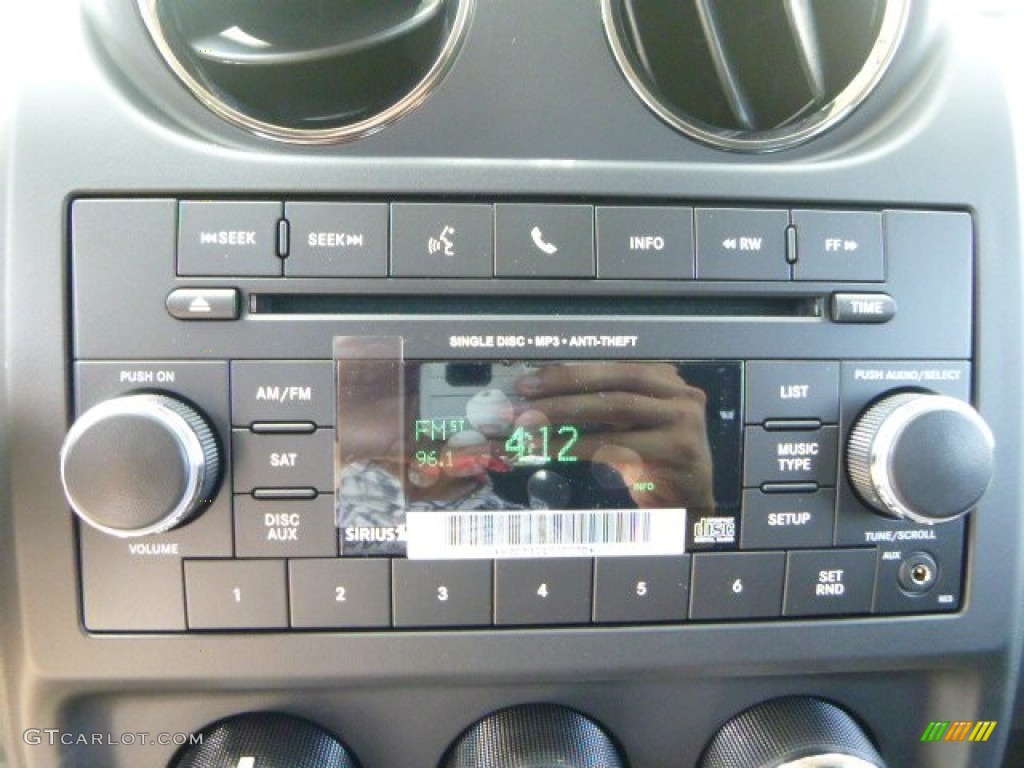 2016 Jeep Compass Sport 4x4 Audio System Photos