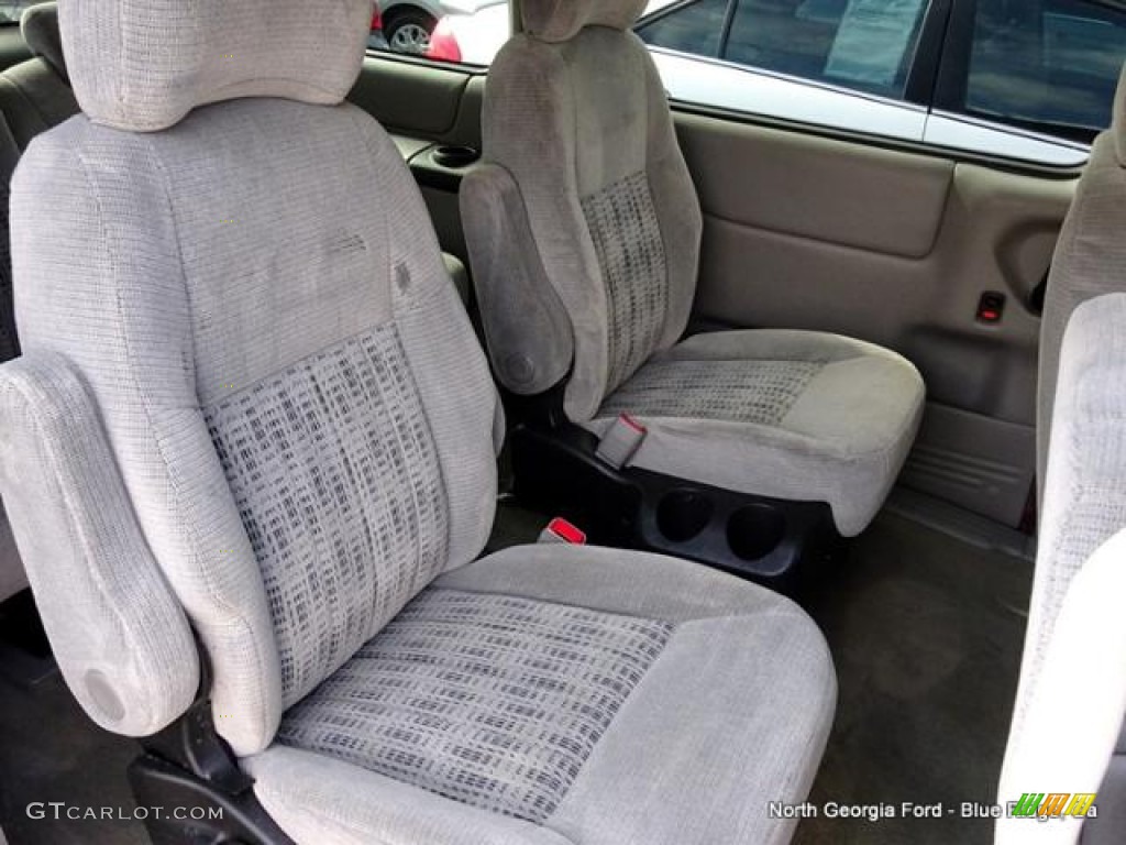 2005 Venture LS - Sport Red Metallic / Medium Gray photo #9