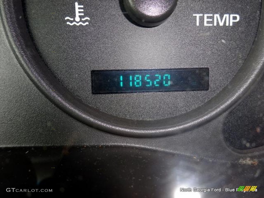 2005 Venture LS - Sport Red Metallic / Medium Gray photo #13