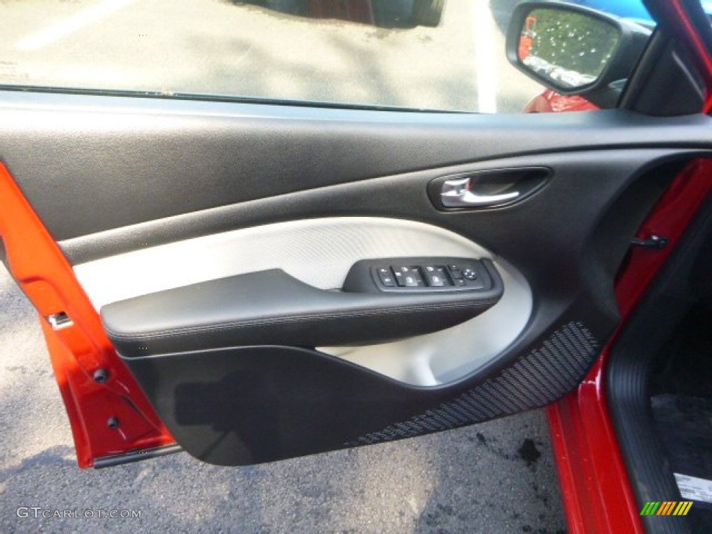 2016 Dodge Dart SXT Rallye Blacktop Door Panel Photos