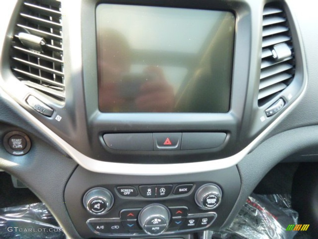 2016 Jeep Cherokee Trailhawk 4x4 Controls Photo #106566106