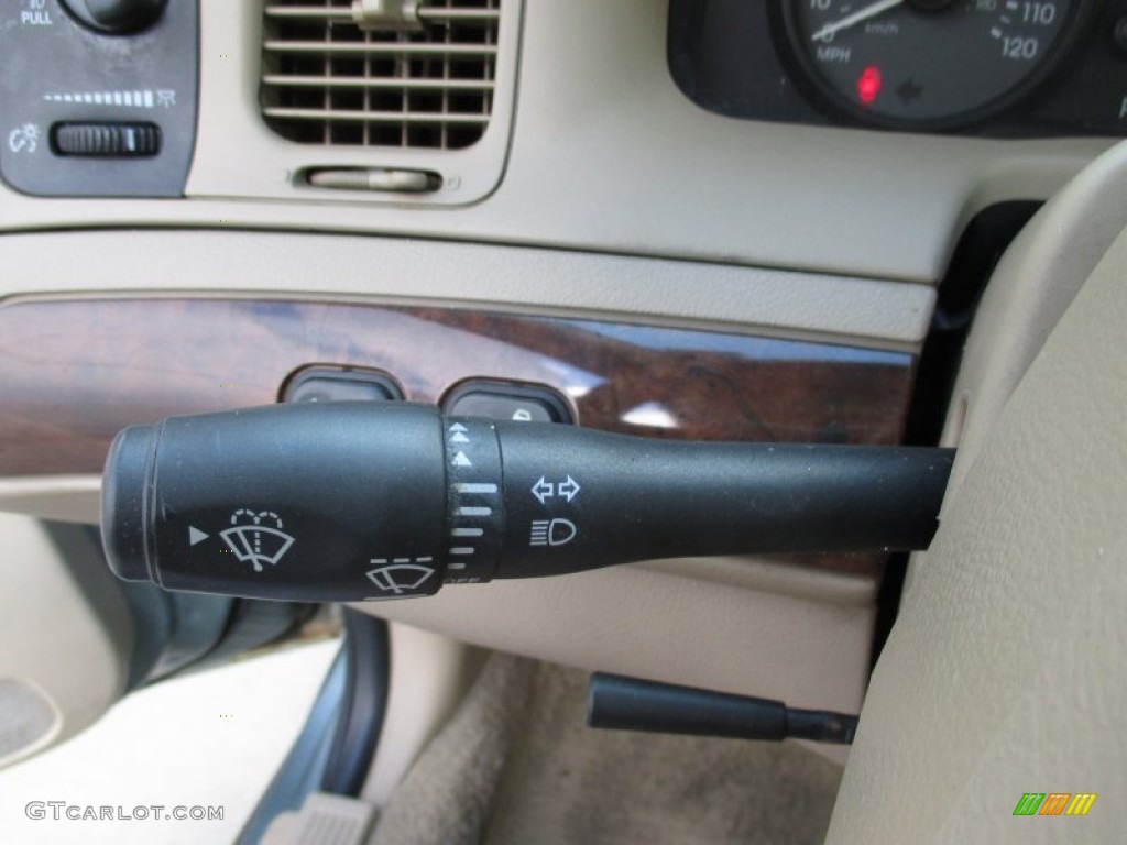 2006 Grand Marquis GS - Light Tundra Metallic / Light Camel photo #34