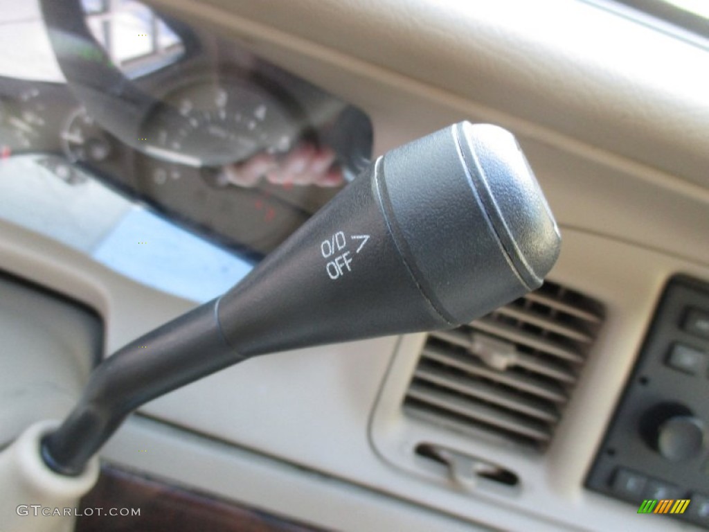 2006 Grand Marquis GS - Light Tundra Metallic / Light Camel photo #35