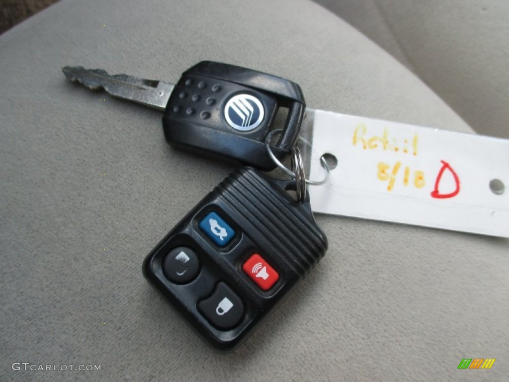 2006 Grand Marquis GS - Light Tundra Metallic / Light Camel photo #37