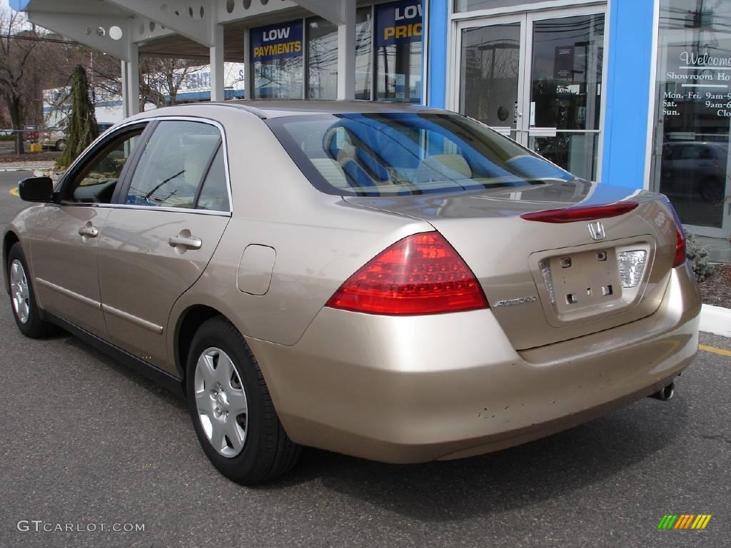 2006 Accord LX Sedan - Desert Mist Metallic / Ivory photo #4
