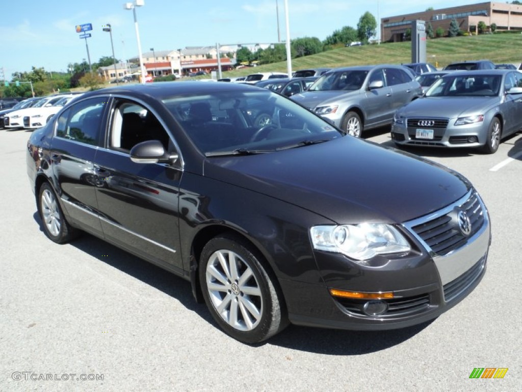 Mocha Anthracite Metallic 2010 Volkswagen Passat Komfort Sedan Exterior Photo #106569631