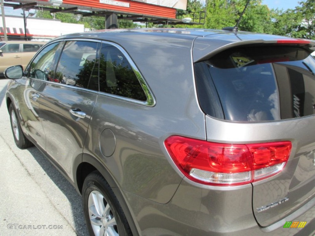 2016 Sorento L - Titanium Silver / Satin Black photo #3