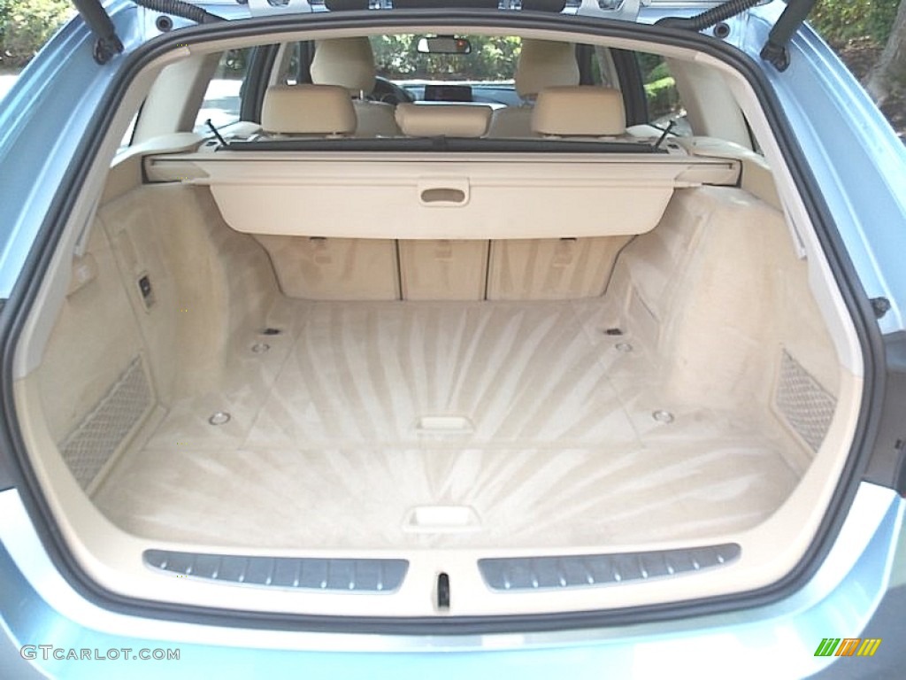 2014 BMW 3 Series 328i xDrive Sports Wagon Trunk Photos