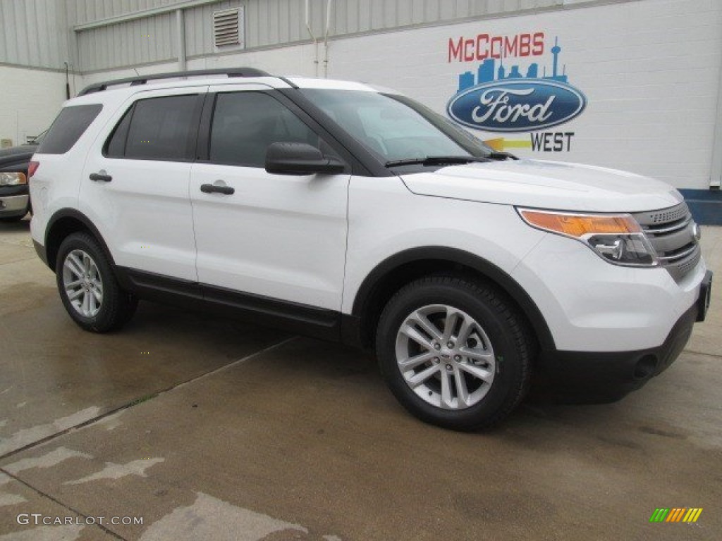 2015 Explorer FWD - Oxford White / Medium Light Stone photo #1