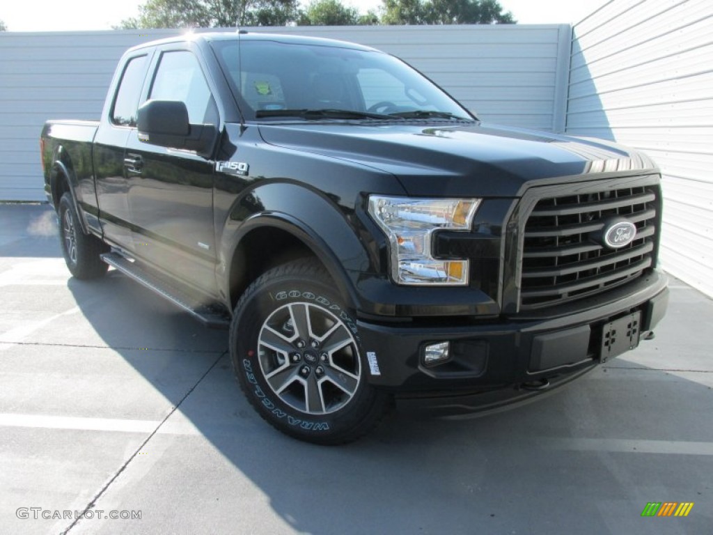 2015 F150 XLT SuperCab 4x4 - Tuxedo Black Metallic / Black photo #2