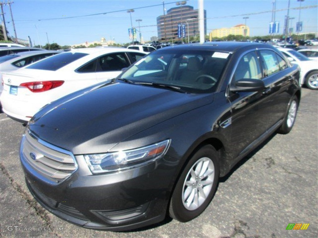 2015 Taurus SE - Magnetic Metallic / Dune photo #2