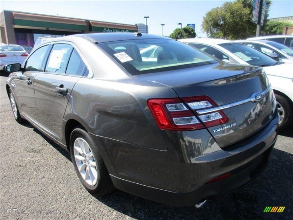2015 Taurus SE - Magnetic Metallic / Dune photo #4
