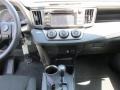 Super White - RAV4 LE Photo No. 24
