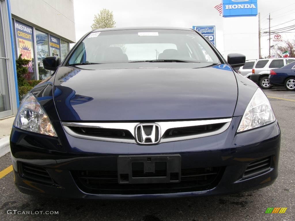 2006 Accord SE Sedan - Royal Blue Pearl / Gray photo #2
